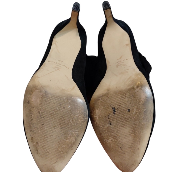 Ann Taylor Angie Black Suede Tied Ankle Boot Women's Heeled Bootie Size 8 M - Picture 2 of 10